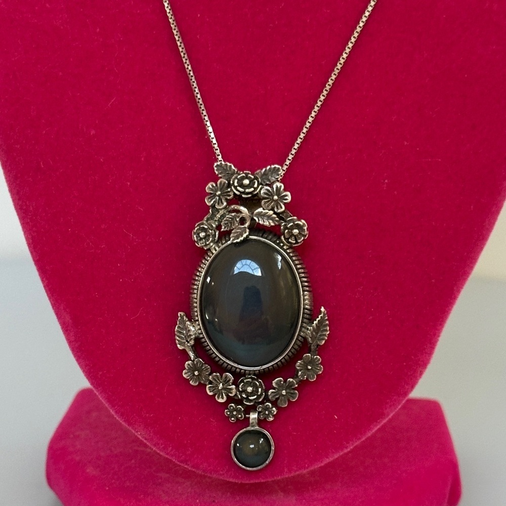 Exquisite Obsidian Necklace 925 sterling silver Floral Brooch​